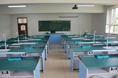 中学生态室建设 教学演示用品的科学配置与应用思考